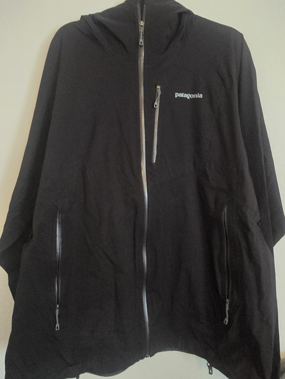 Patagonia Men’s Full Zip Black & Gray Jacket - XL
